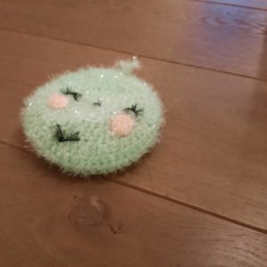 Eponge lavable smiley – Crochetée à la main – Vert menthe