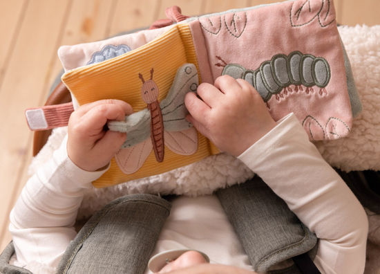 little-dutch-livre-tissu-papillon5