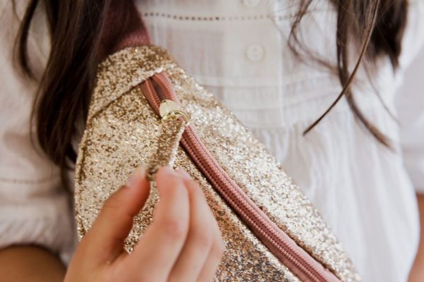 luciole-et-petit-pois-sac-banane-a-paillettes.jpeg4_