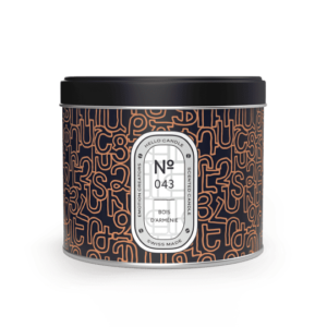 Hello Candle – Bougie métal – Bois d’Arménie