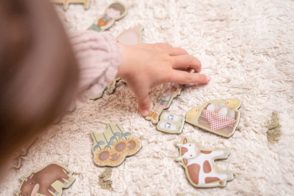 0008334_magnet-puzzle-little-farm-fsc