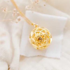 Pleine Lune – Bola de grossesse « Rose de Vénus  » Or maille simple
