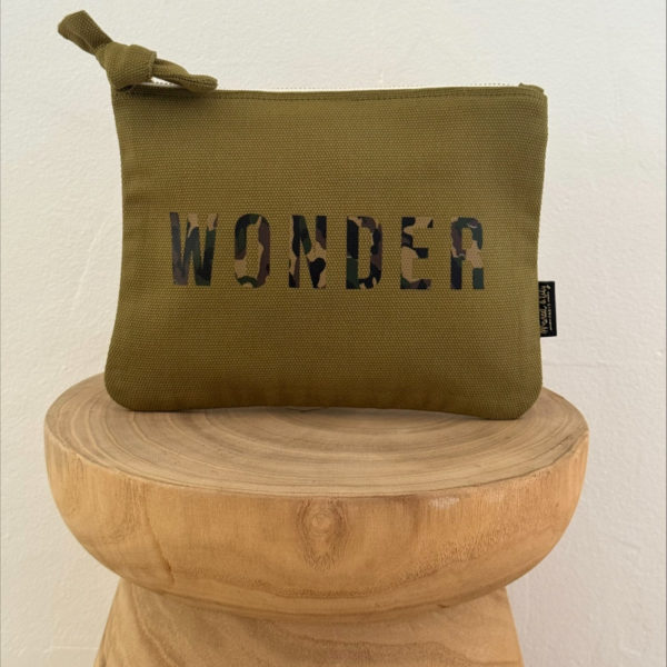 pochette-vert-olive-wonder